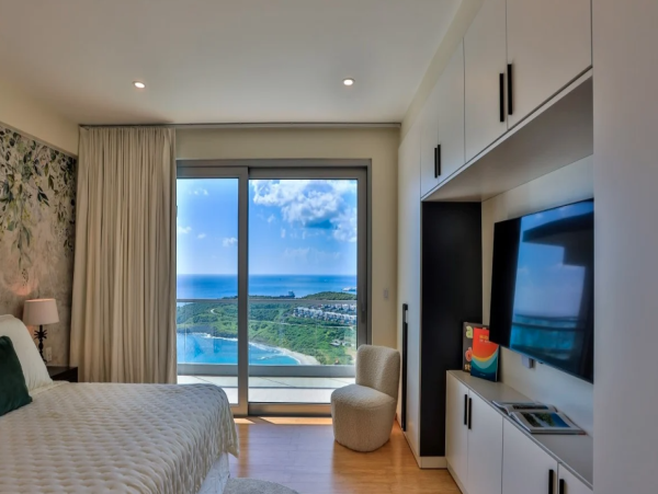 Luxury Oceanfront Villa in Indigo Bay, St. Maarten - Your Dream Getaway